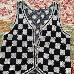 BKE Monochrome Checkered Crochet Vest